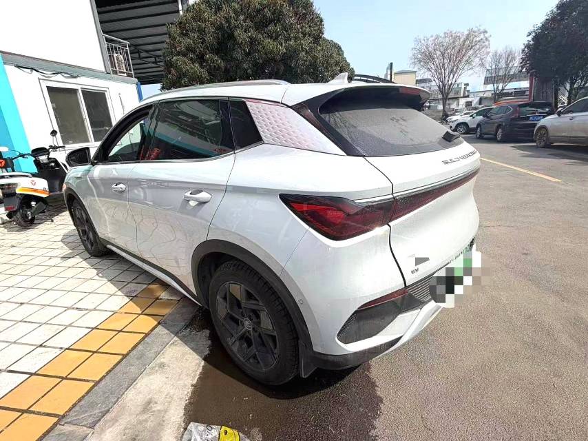 BYD PLUS 510 км — флагманская модель
