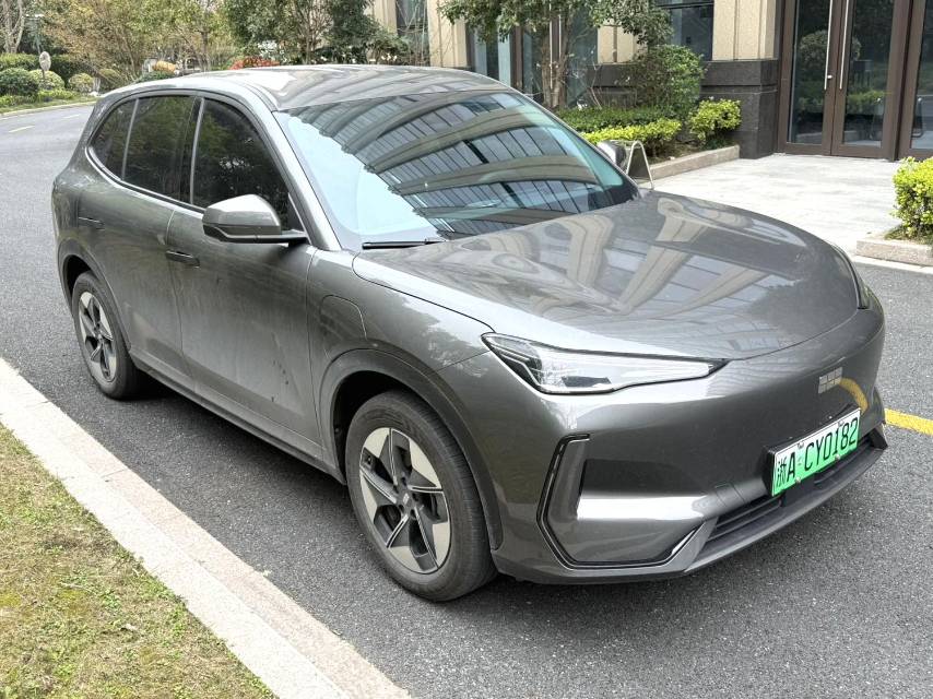 Geely Galaxy E 5 440km
