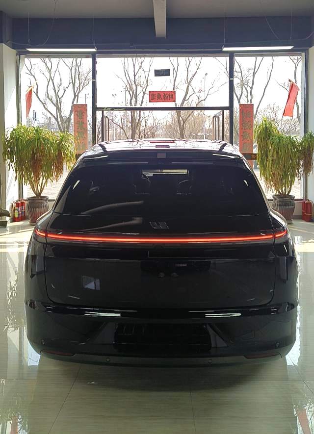Li Auto L (Liter) 7 Pro