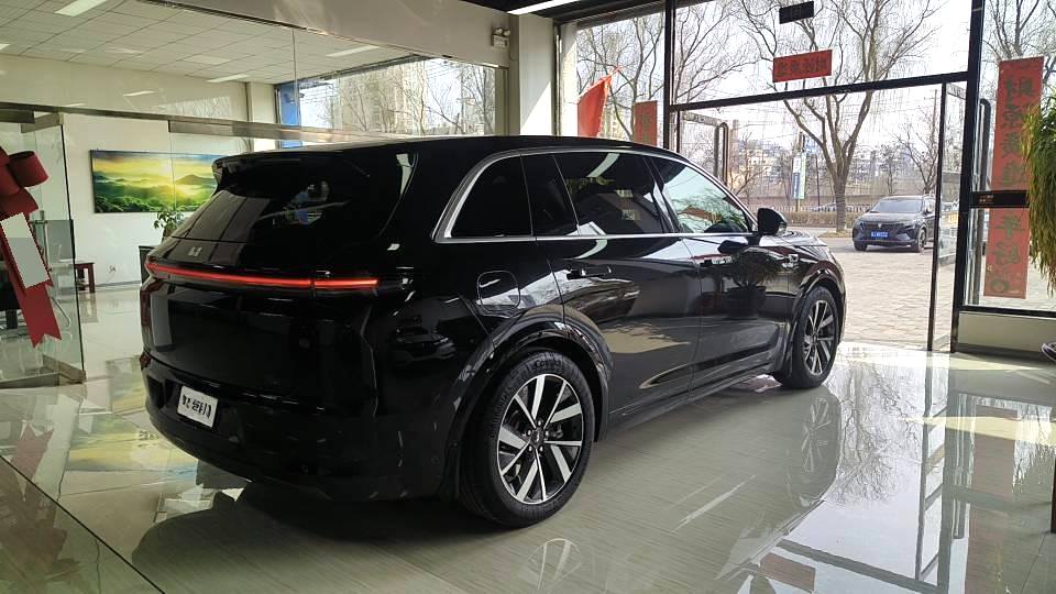 Li Auto L (Liter) 7 Pro