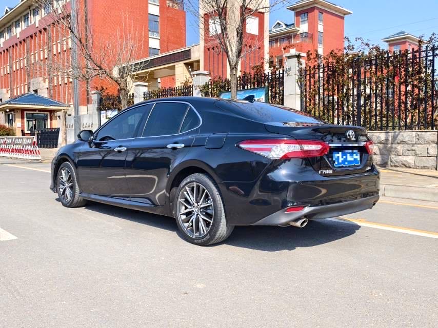 Toyota Camry 2.5G Luxury