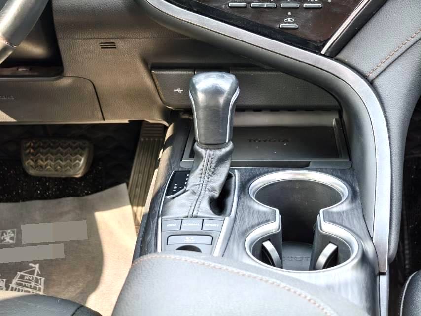 Toyota Camry 2.5G Luxury