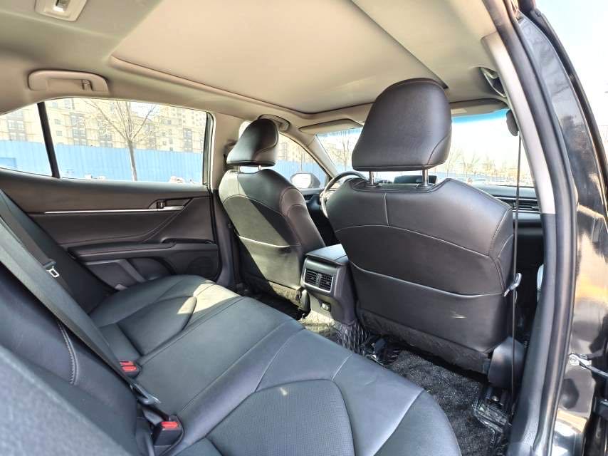 Toyota Camry 2.5G Luxury