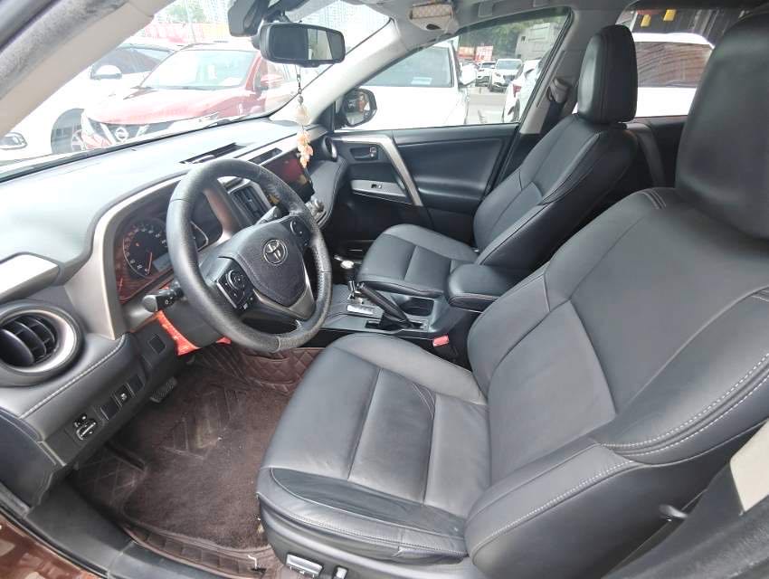 Toyota RAV4 2,5 л, автомат, полный привод, комплектация Elite