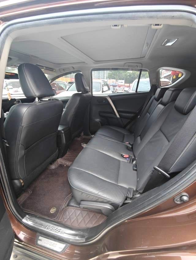 Toyota RAV4 2,5 л, автомат, полный привод, комплектация Elite
