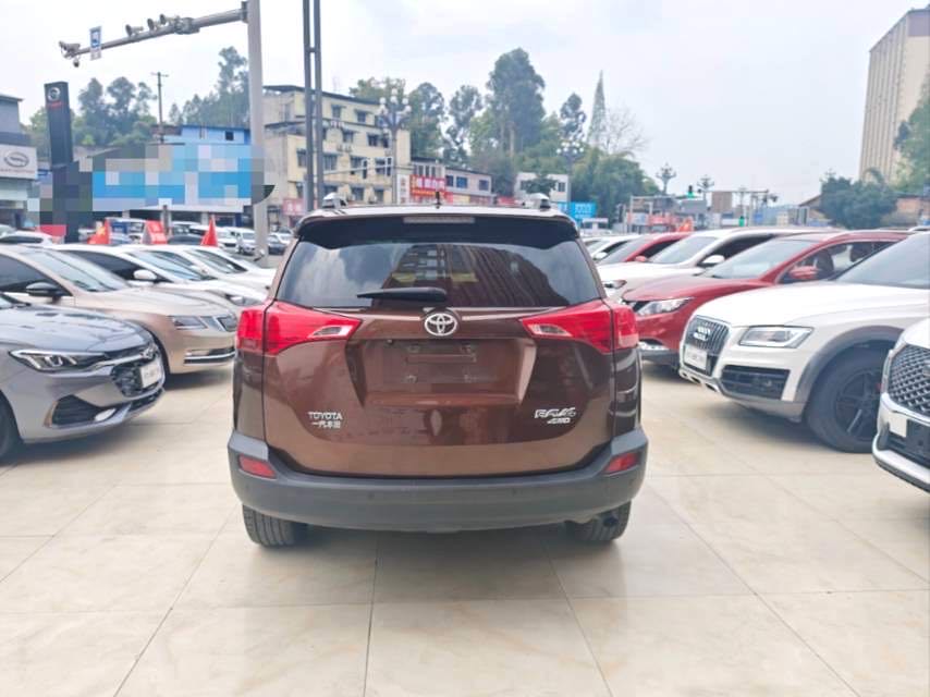 Toyota RAV4 2,5 л, автомат, полный привод, комплектация Elite