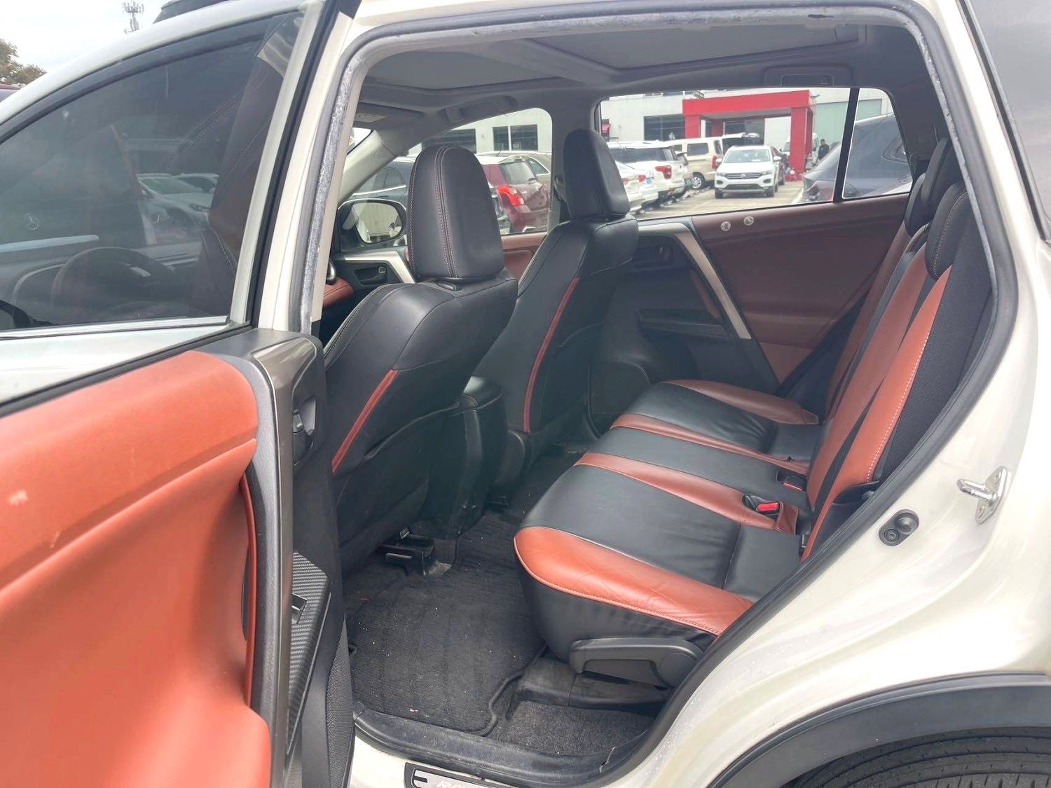 RAV 4 荣放 2.5L 自动四驱精英版