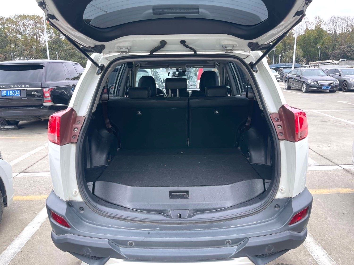 RAV 4 荣放 2.5L 自动四驱精英版