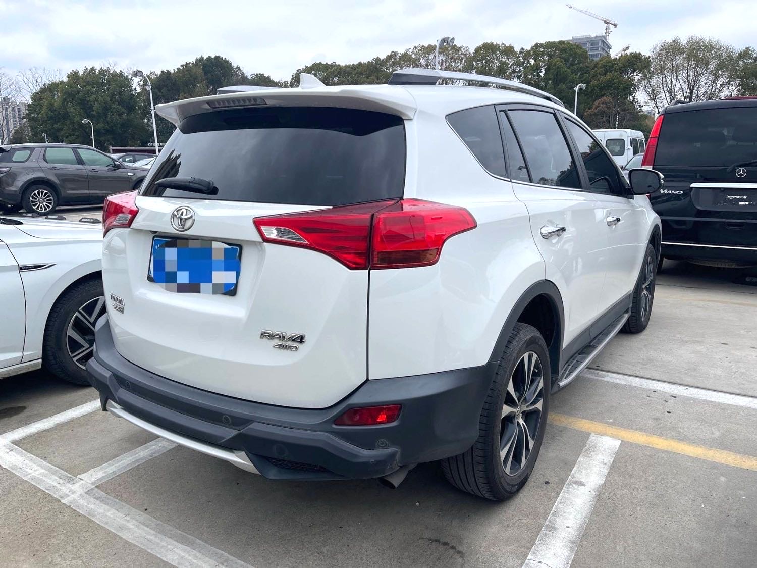 RAV 4 荣放 2.5L 自动四驱精英版