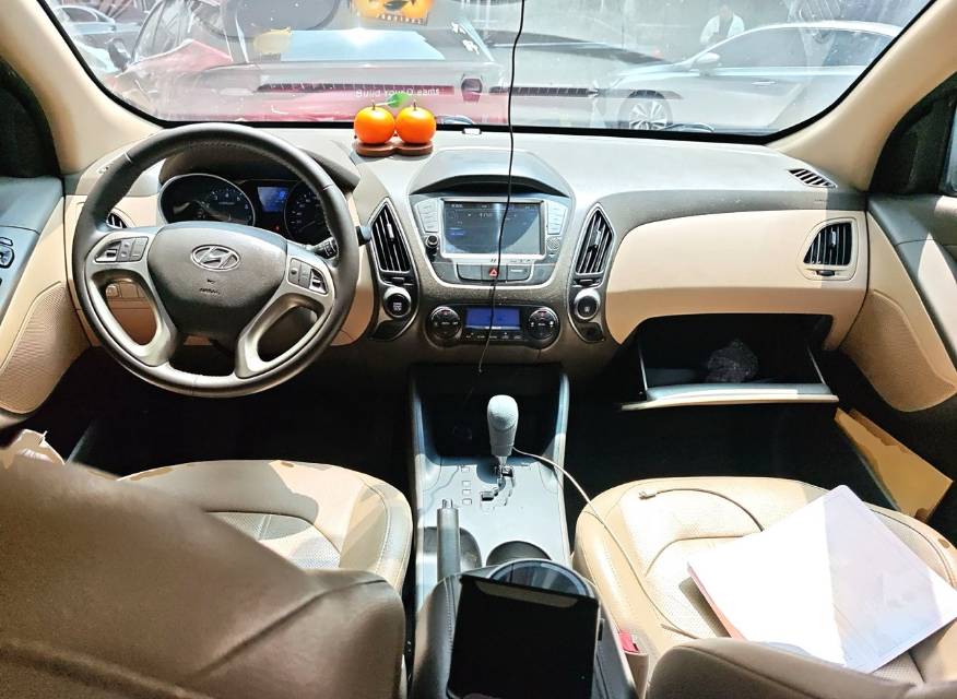 北京现代 ix 35 Model Year 2.0L 自动两驱智能型 GLS 国 V