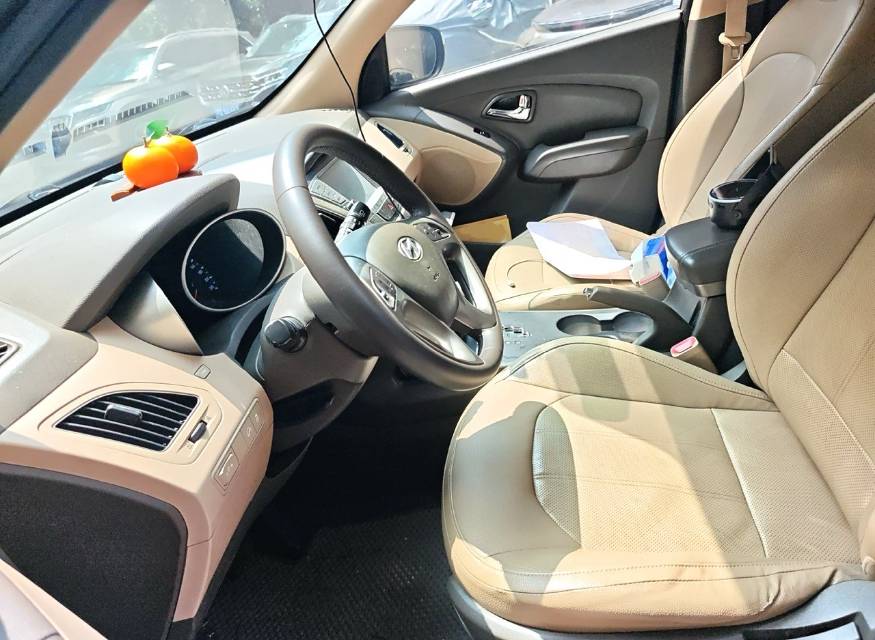 北京现代 ix 35 Model Year 2.0L 自动两驱智能型 GLS 国 V