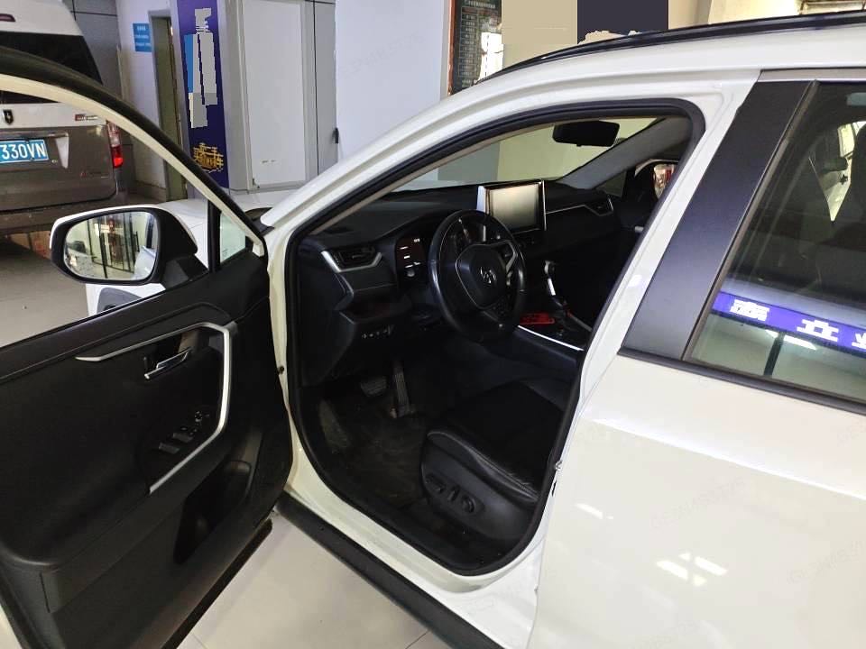 Toyota RAV 4 Hybrid 2.5L E CVT 4WDFlagship