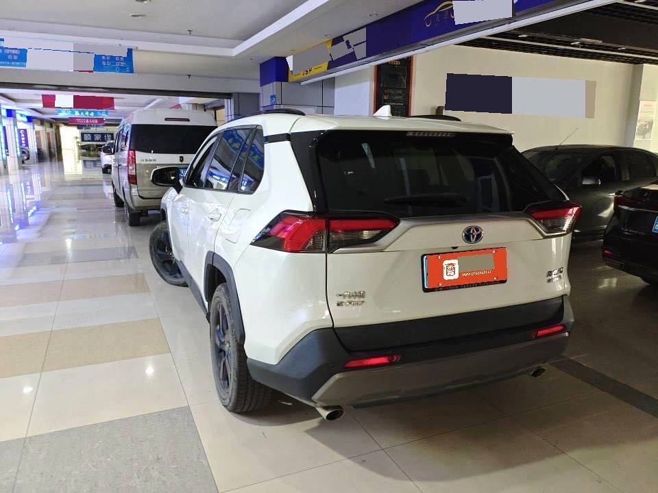 Toyota RAV 4 Hybrid 2.5L E CVT 4WDFlagship