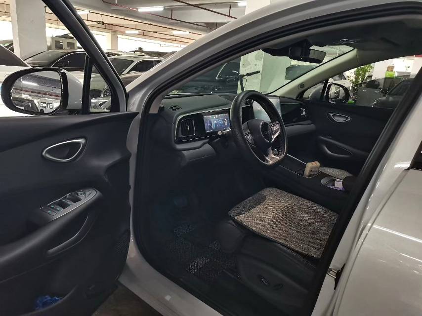 Электромобиль BYD 05 с запасом хода 520 км