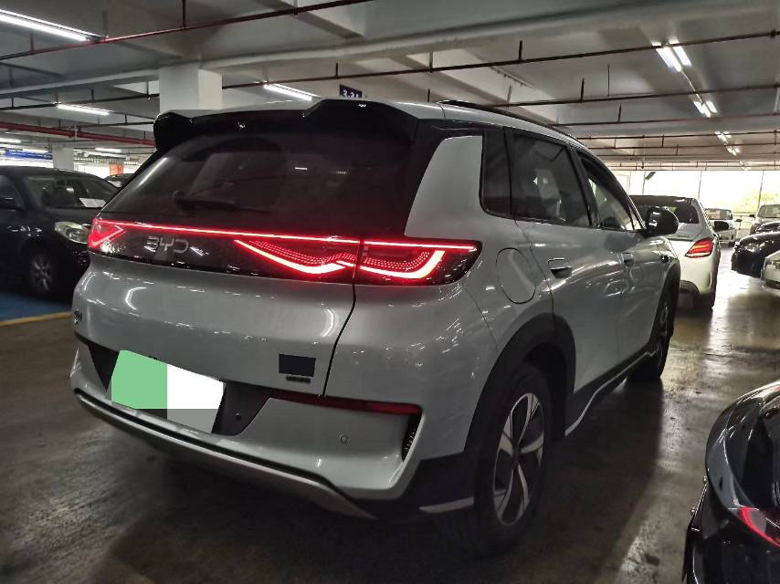 Электромобиль BYD 05 с запасом хода 520 км