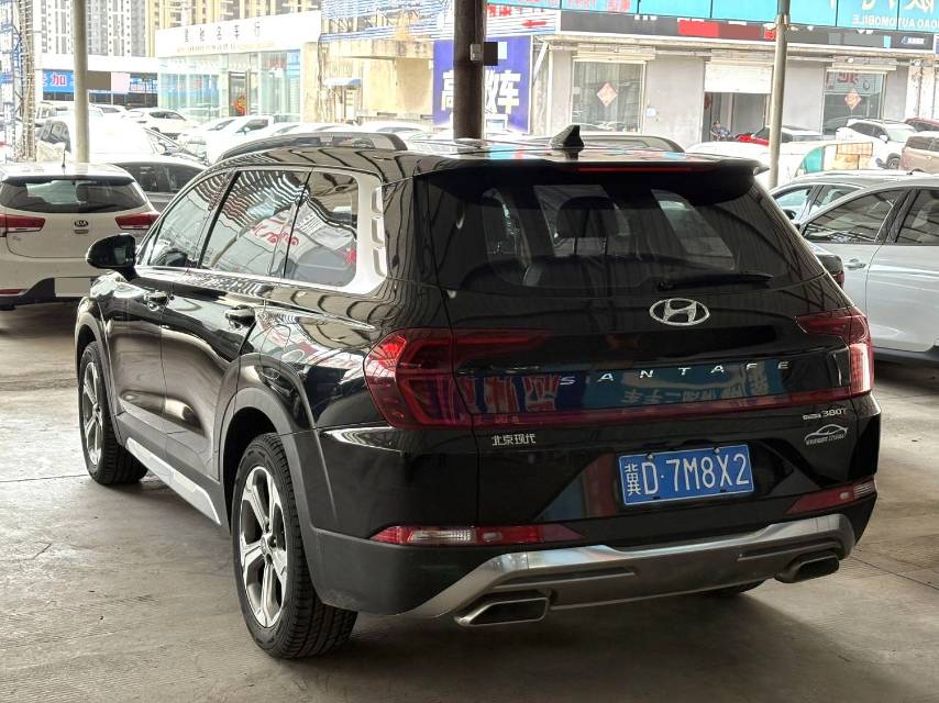 Hyundai Santa Fe 380 TGDi DLX, автоматическая коробка передач, полный привод HTRAC V