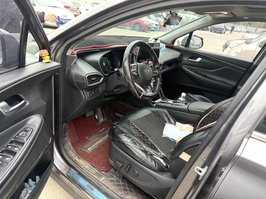 Hyundai Santa Fe 380 TGDi GLS с автоматической коробкой передач, привод на две колеса, комплектация Luxury VI