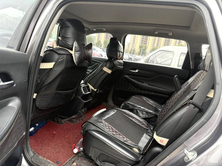 Hyundai Santa Fe 380 TGDi GLS с автоматической коробкой передач, привод на две колеса, комплектация Luxury VI