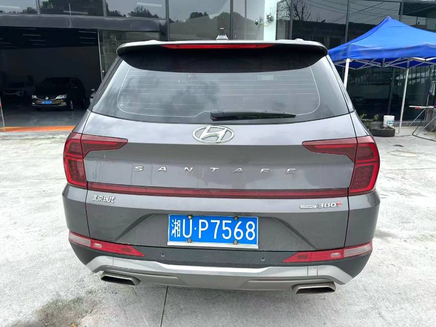 Hyundai Santa Fe 380 TGDi DLX, автоматическая коробка передач, полный привод HTRAC V