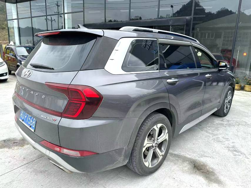 Hyundai Santa Fe 380 TGDi DLX, автоматическая коробка передач, полный привод HTRAC V