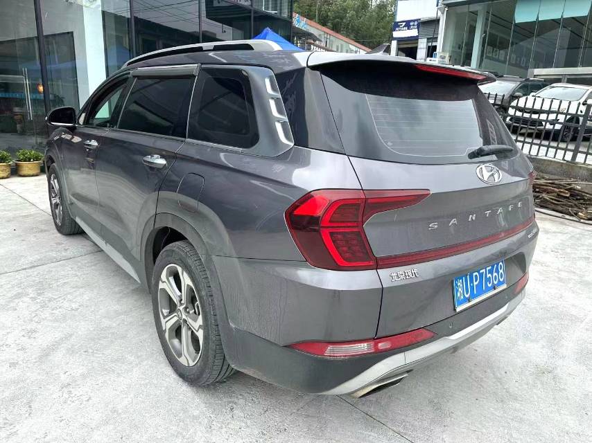 Hyundai Santa Fe 380 TGDi DLX, автоматическая коробка передач, полный привод HTRAC V