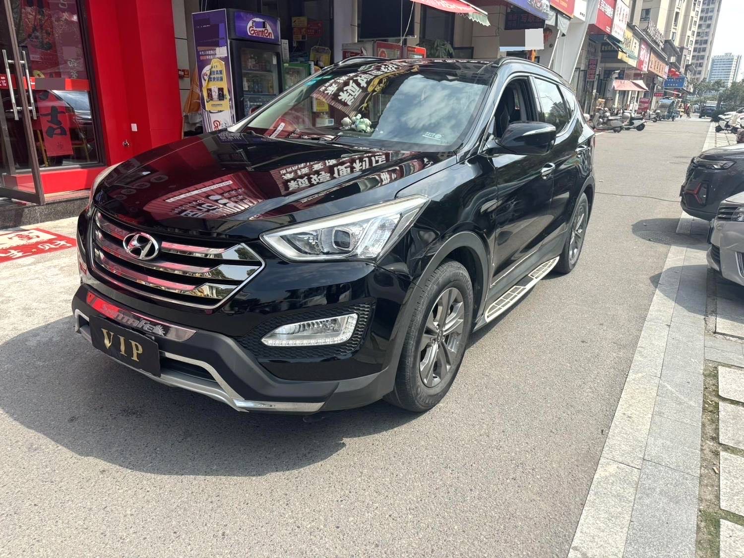 Hyundai Santa Fe 2.4L Automatic2WD 5 Seats