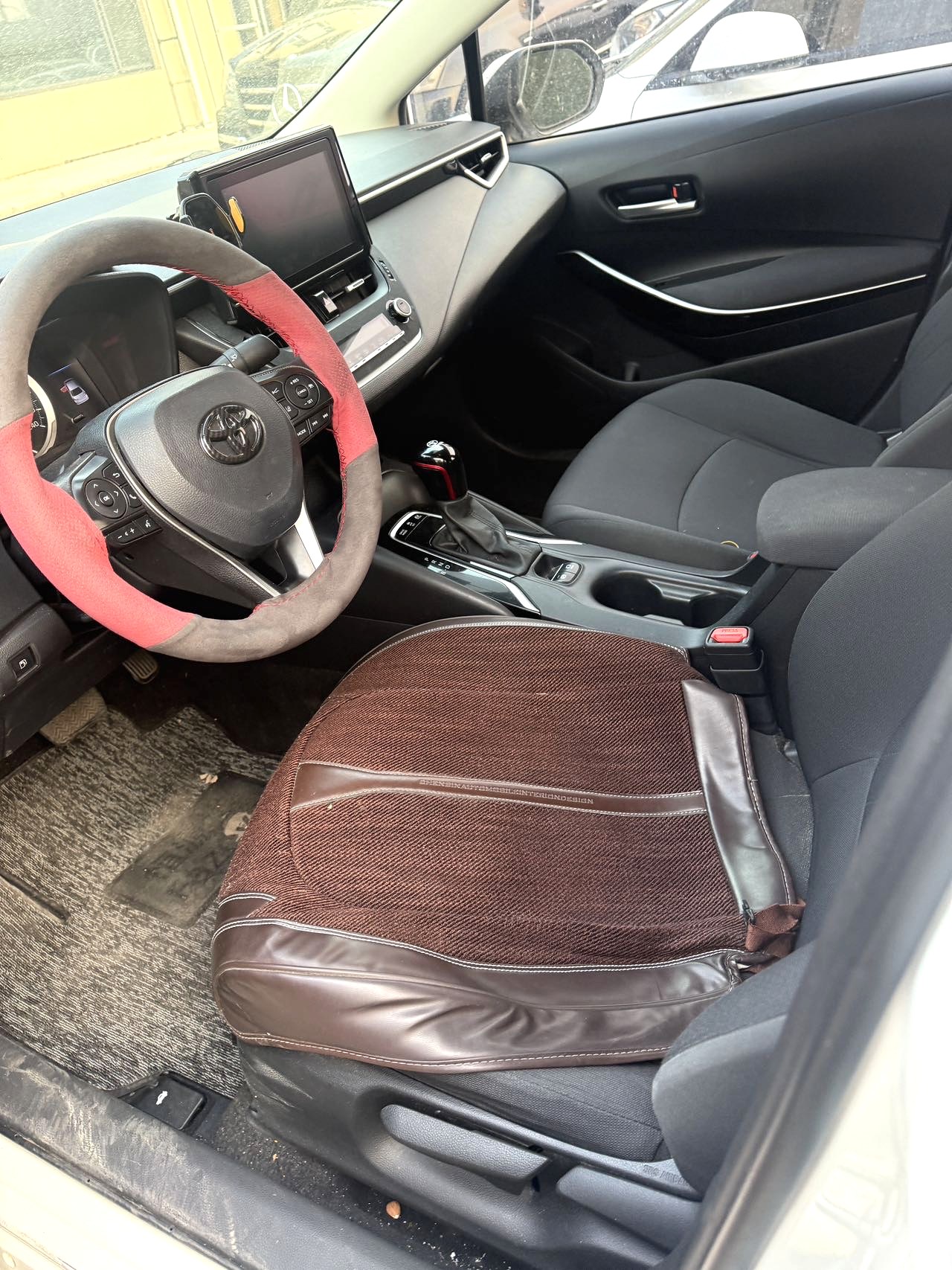 卡罗拉 Model Year 双擎 1.8L E CVT 先锋版