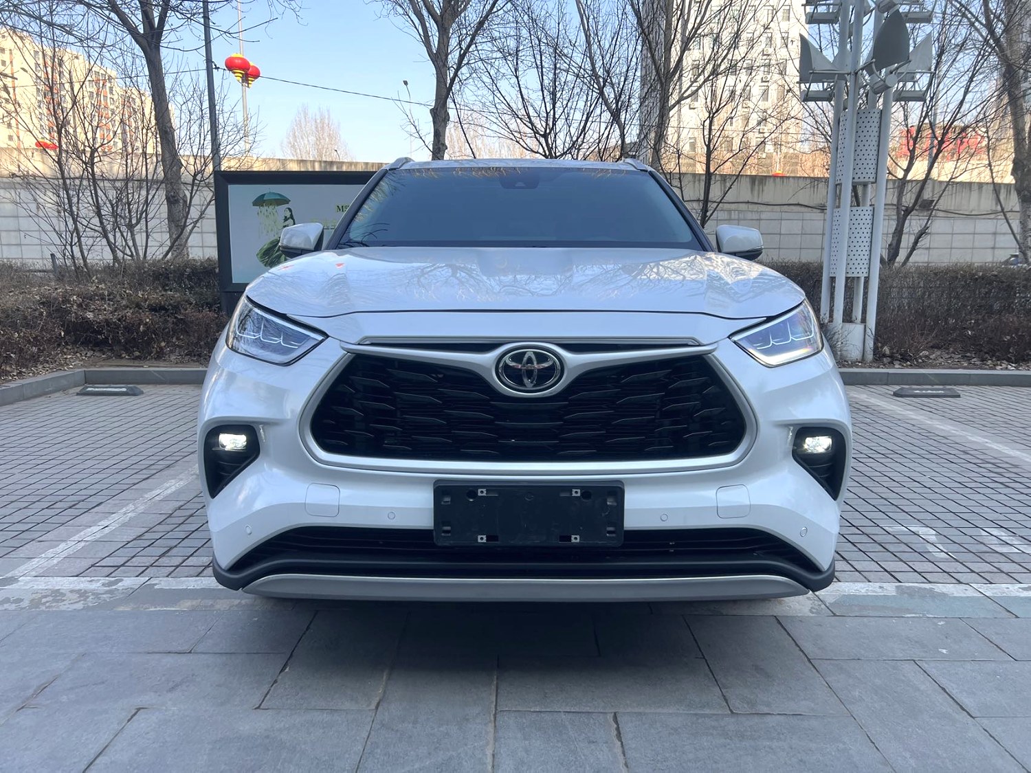 Toyota Highlander 2,5 л, гибрид, полный привод, комплектация Premium, 7 мест