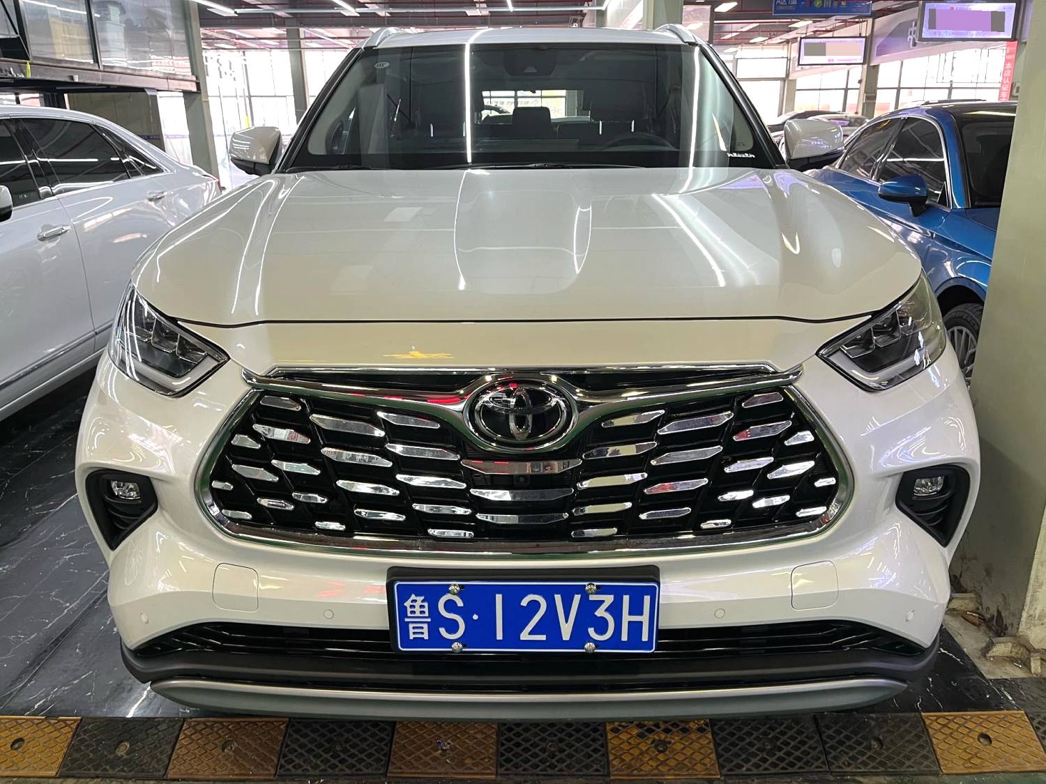 Toyota Highlander 2.5L Hybrid2WDPremium 7 Seats