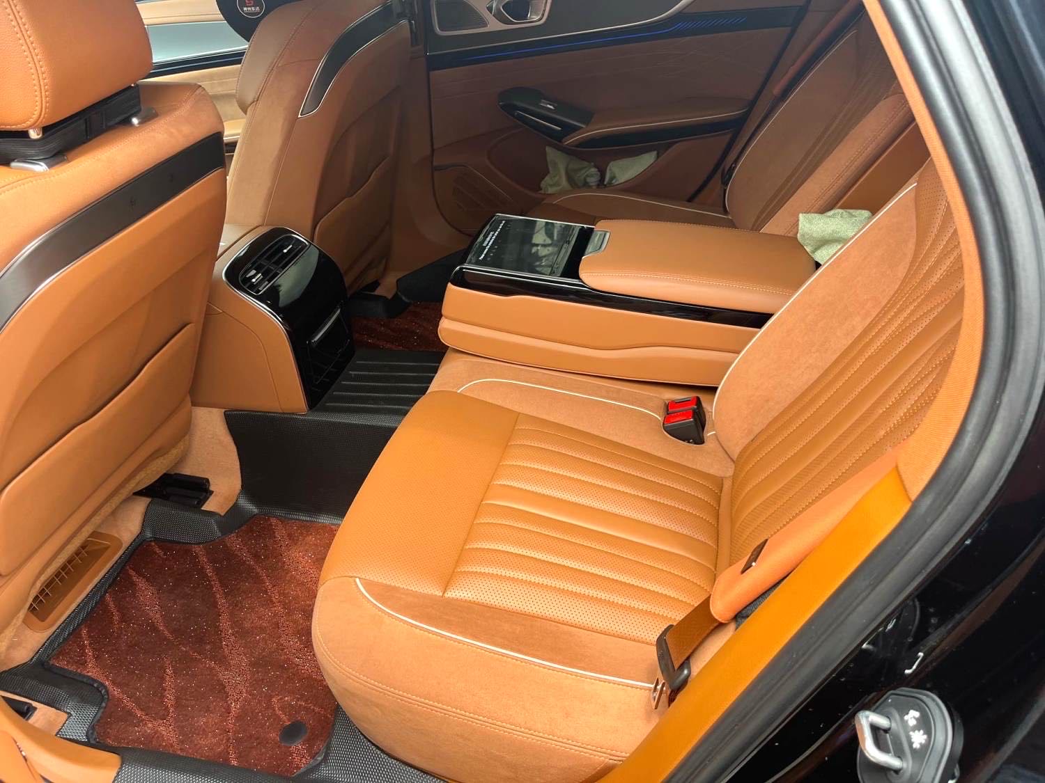 Hongqi H 9 2.0T 2WD 5 Seats