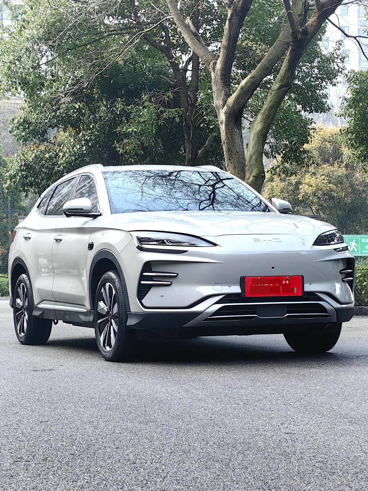 BYD PLUS New Energy Electric Vehicle 520km Luxury
