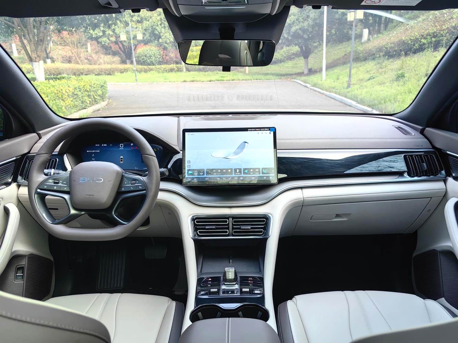 BYD PLUS New Energy Electric Vehicle 520km Luxury