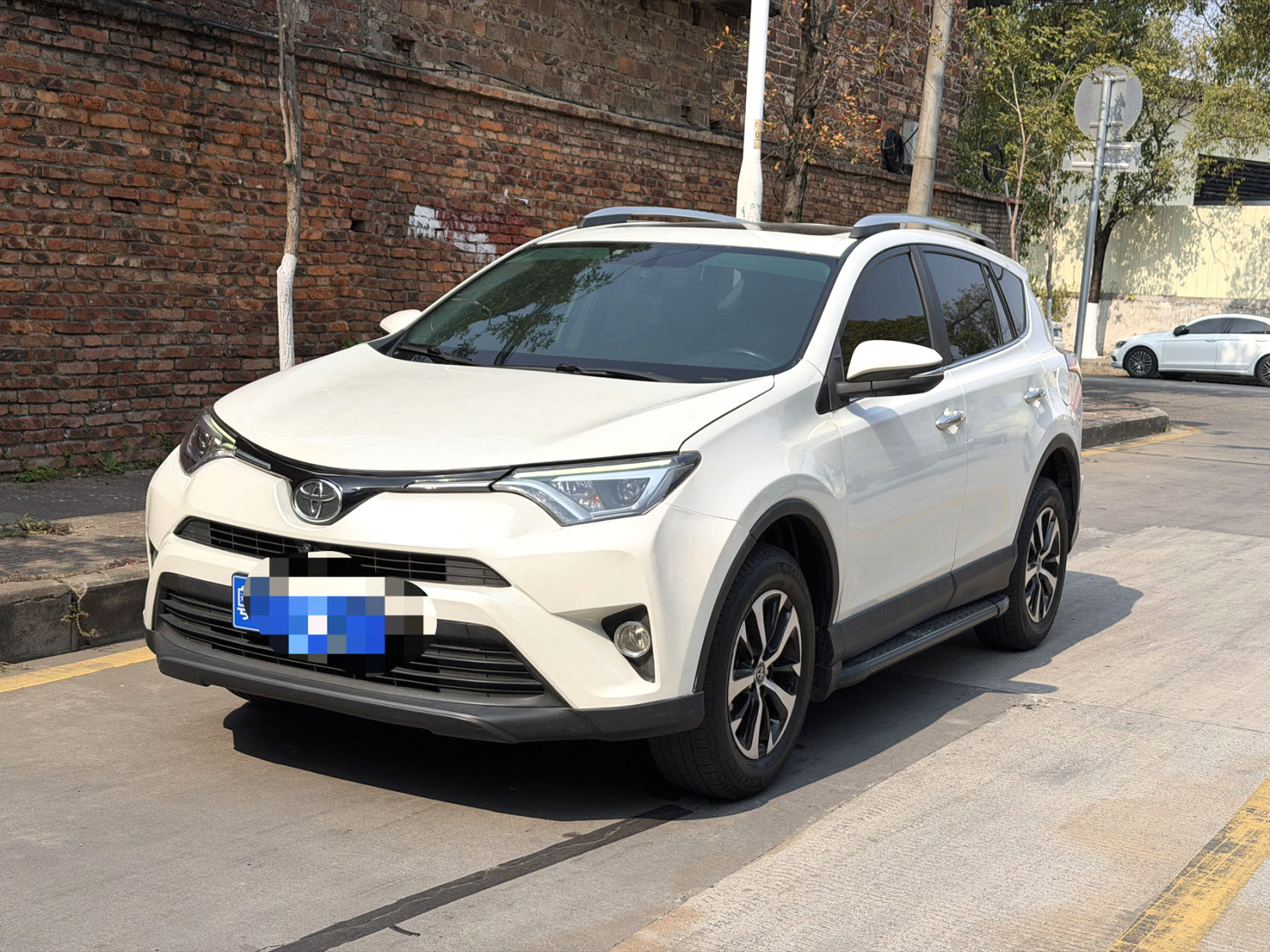 Toyota RAV 4 2.0L CVT 2WD V