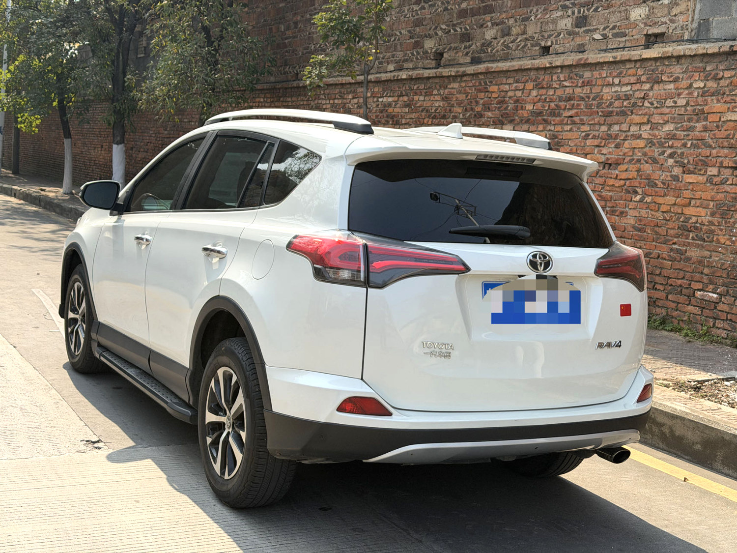 Toyota RAV 4 2.0L CVT 2WD V