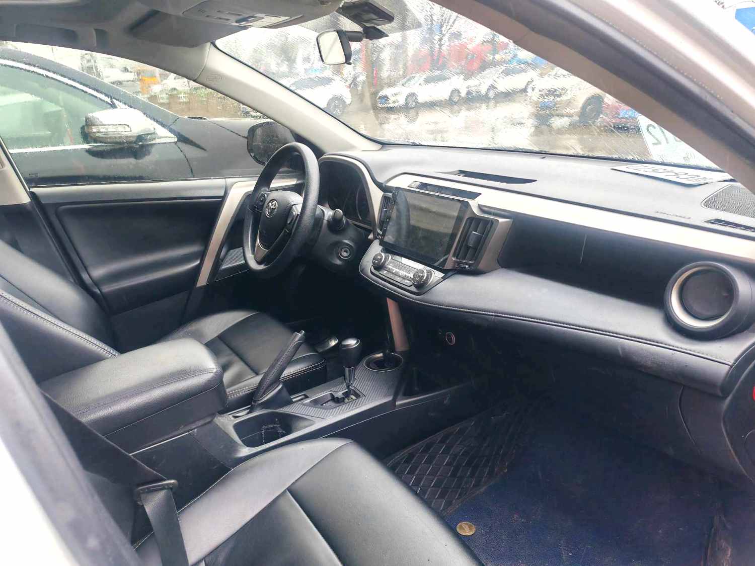 Toyota RAV 4 2.0L CVT 2WD