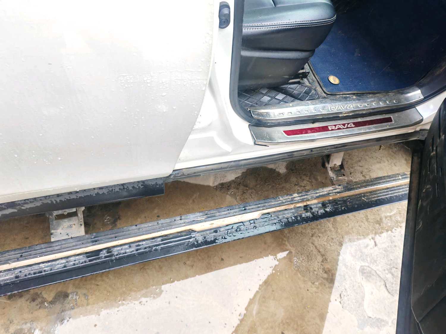 Toyota RAV 4 2.0L CVT 2WD