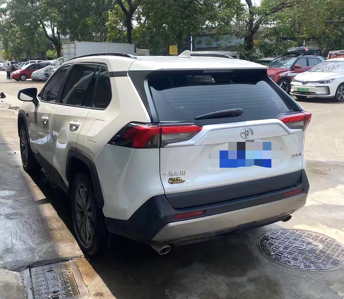 Toyota RAV 4 2.0L CVT 2WD 20