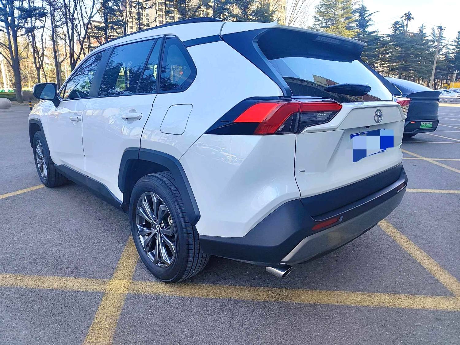 Toyota RAV 4 2.0L CVT 2WD Plus Version