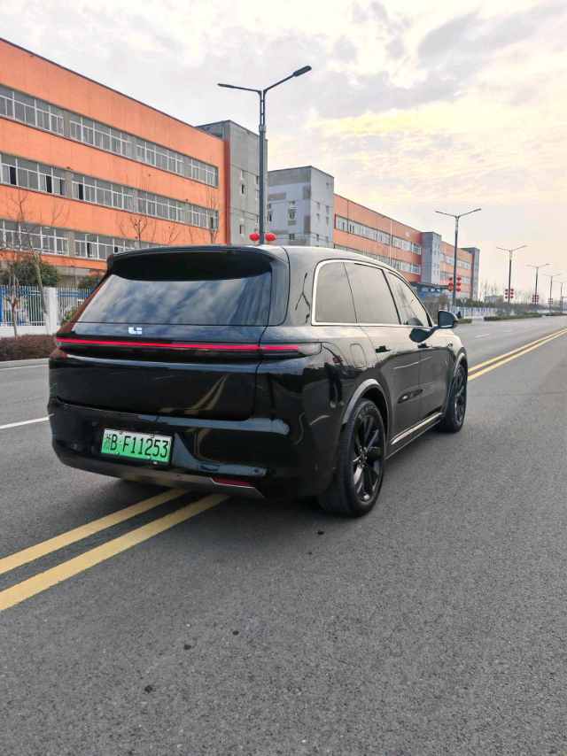 Li Auto L (Liter) 8 Pro