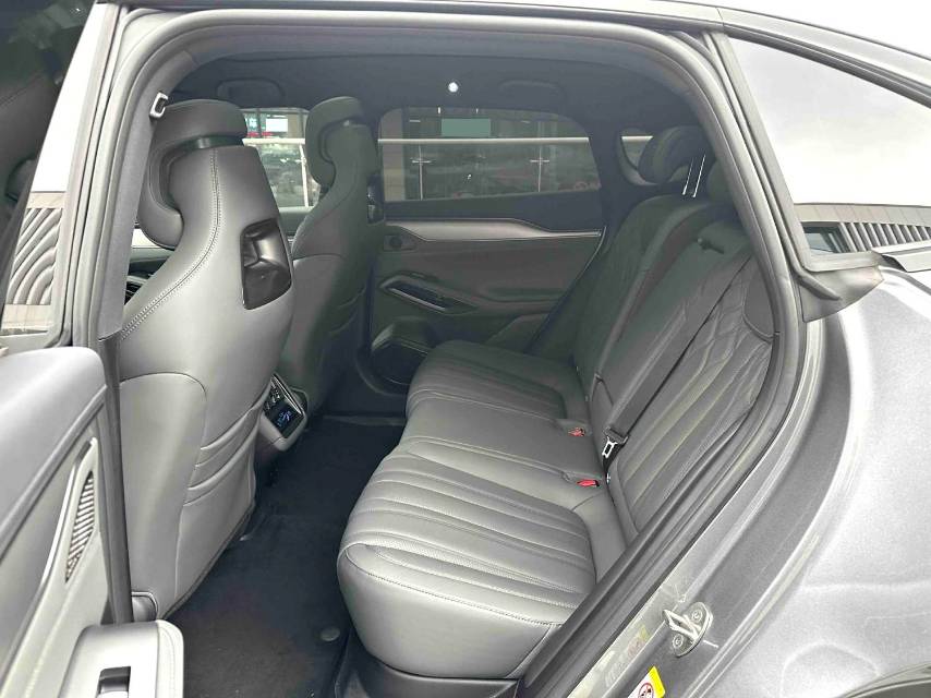 BYD L (Liter) — электромобиль с запасом хода 602 км и полным приводом