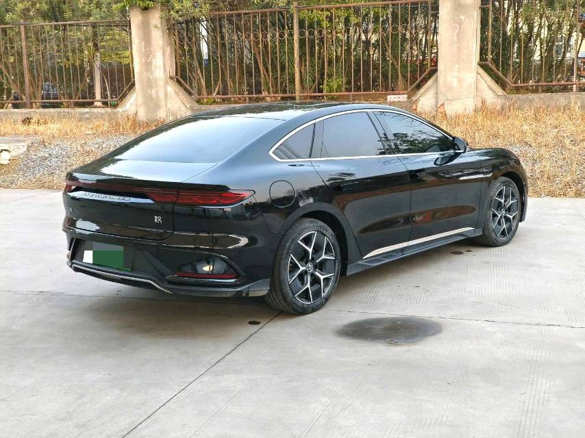 BYD Electric Vehicle 605KM