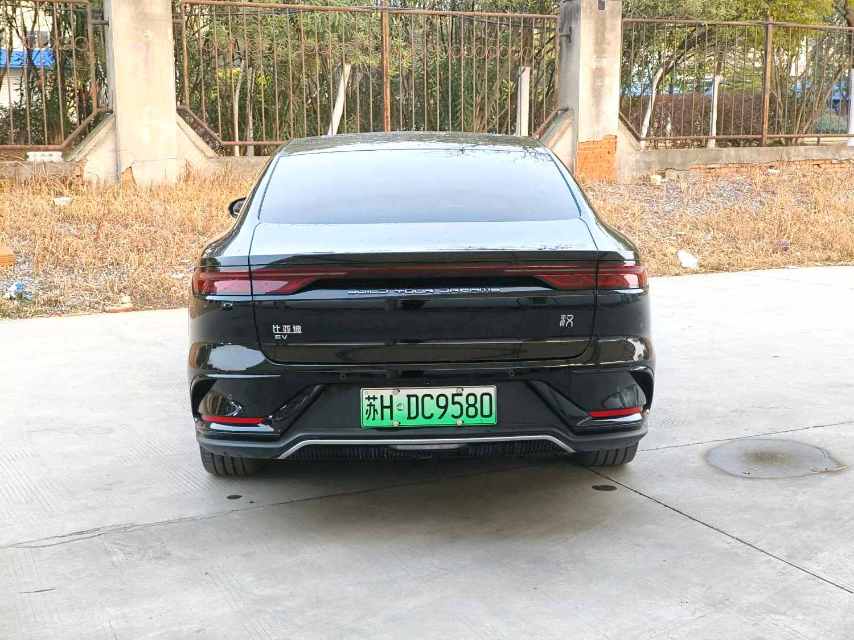 BYD Electric Vehicle 605KM