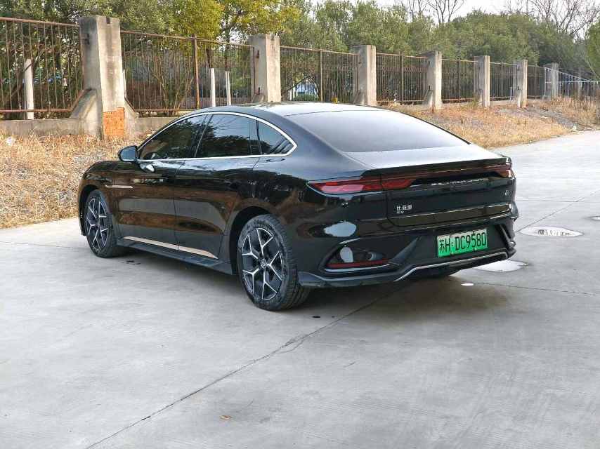 BYD Electric Vehicle 605KM
