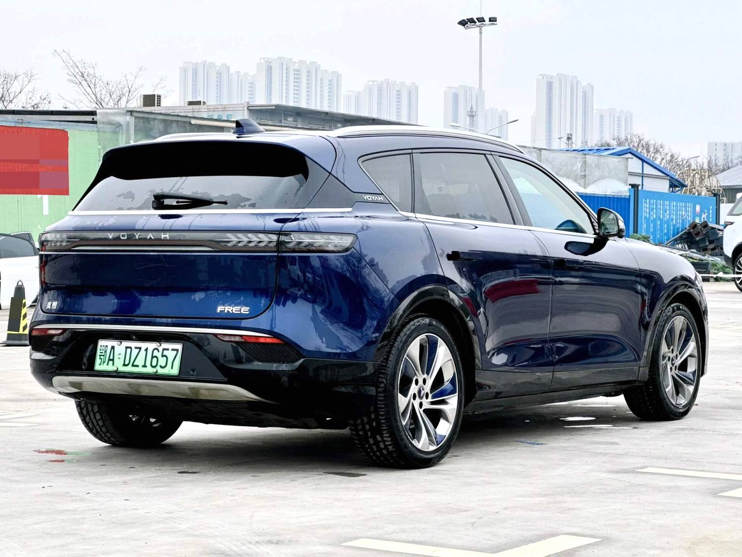 岚图 FREE Model Year 四驱标准纯电专属豪华套装