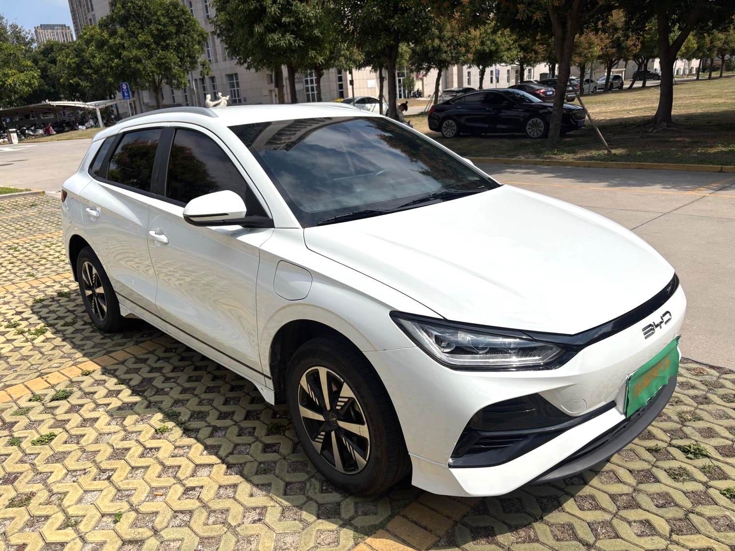 BYD e 2 Model Year Luxury