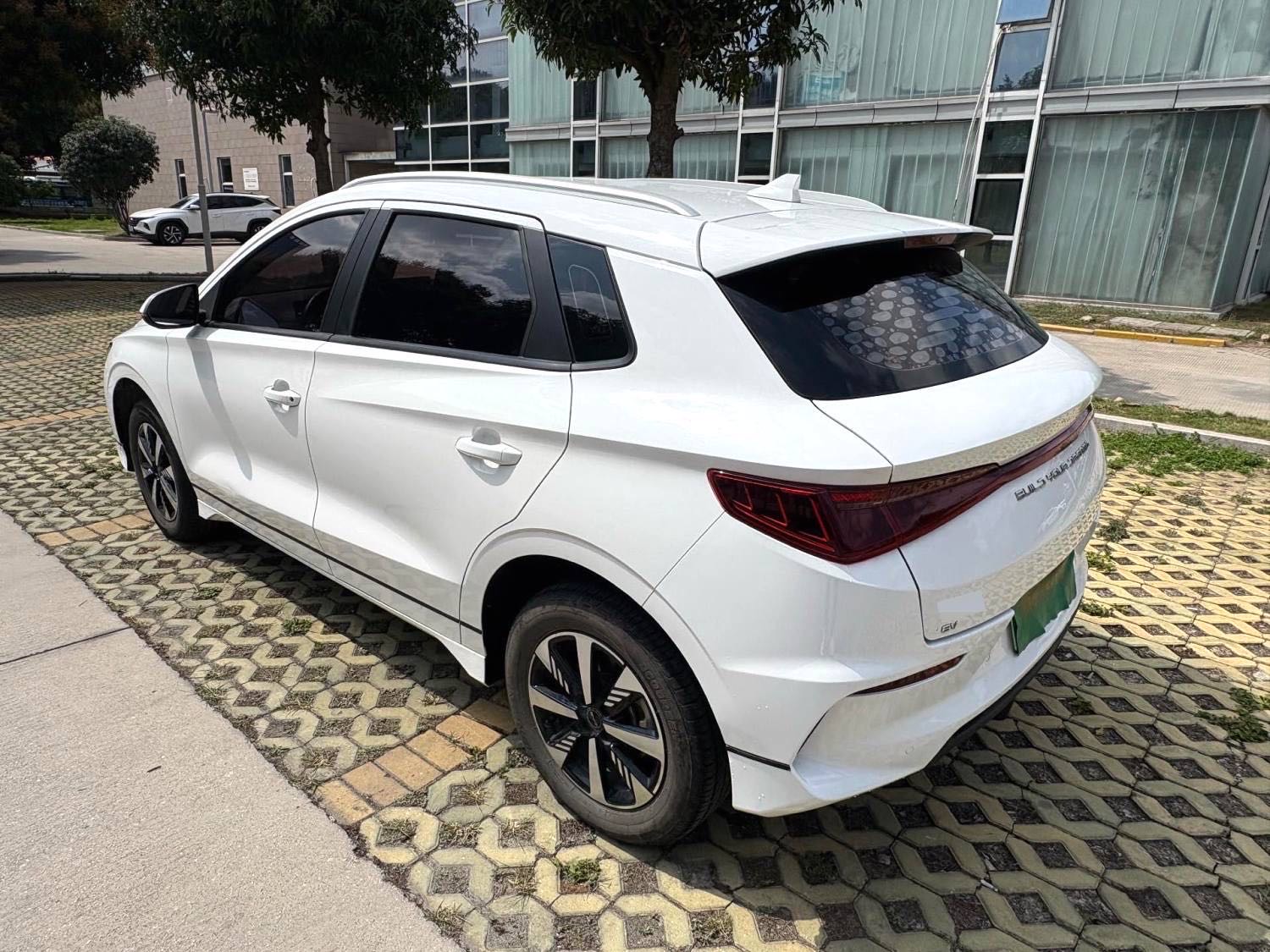 BYD e 2 Model Year Luxury