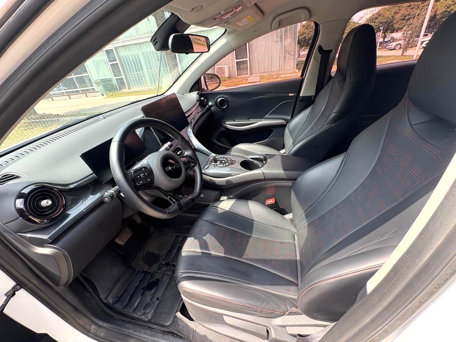 BYD e 2 Model Year Luxury