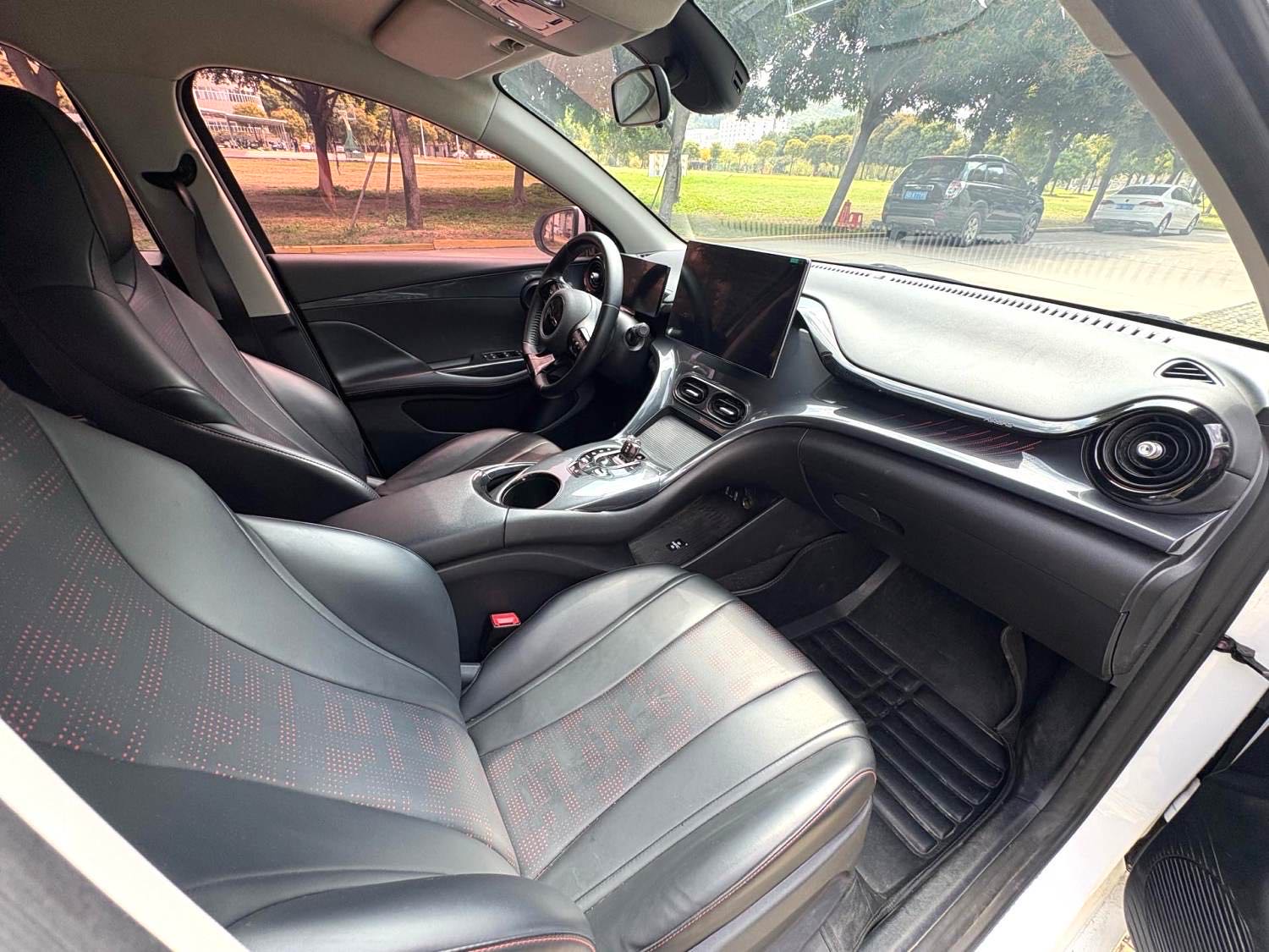 BYD e 2 Model Year Luxury