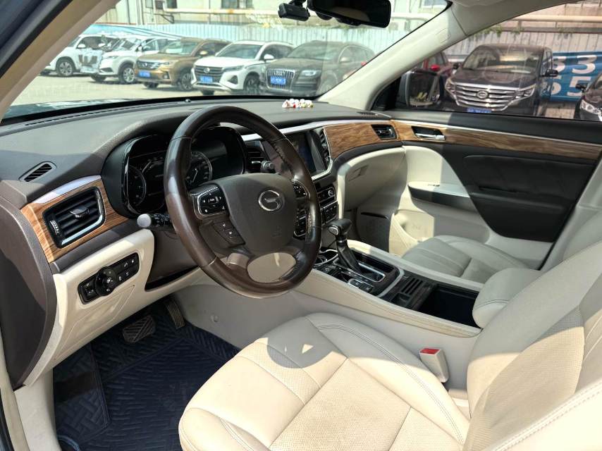GAC Trumpchi GS 8 320T 2WD