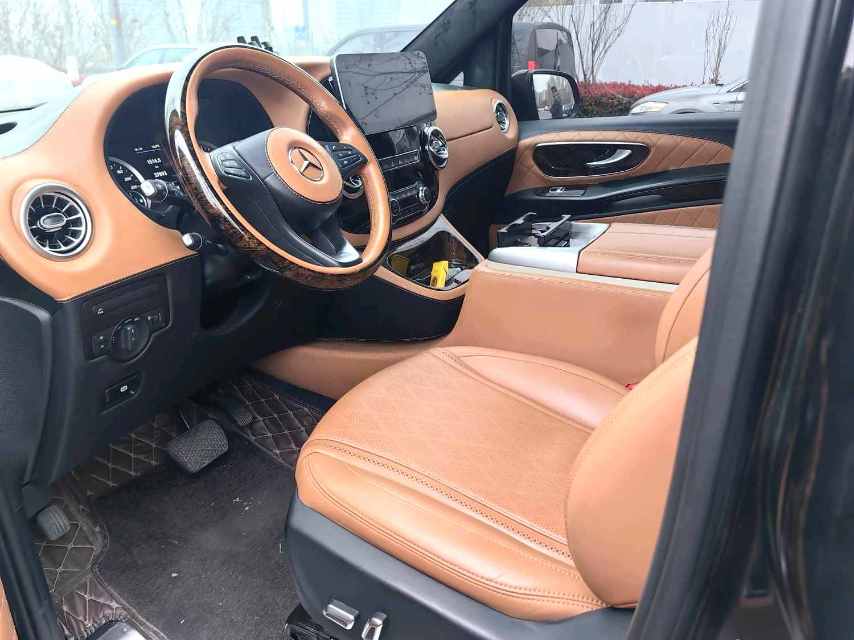 Mercedes-Benz 2.0T Elite 7 Seats